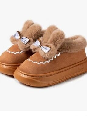 Pocadri Women's Winter Short Bootie Slippers Warm Non-Slip NWT Size 7-7.5